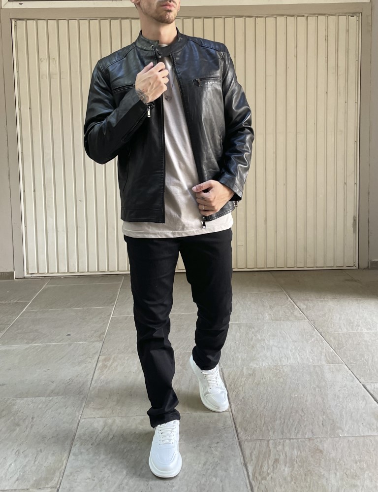 Ανδρικό μαύρο μπουφάν δερματίνη με αποσπώμενη κουκούλα και γούνινη επένδυση BDG8671 φωτογραφία